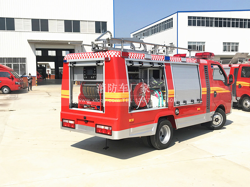 東風小型細水霧消防車(豪華駕駛室)