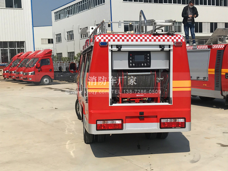 東風小型細水霧消防車(豪華駕駛室)