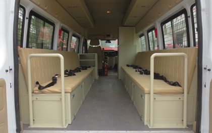 福特15-17座救援運兵車