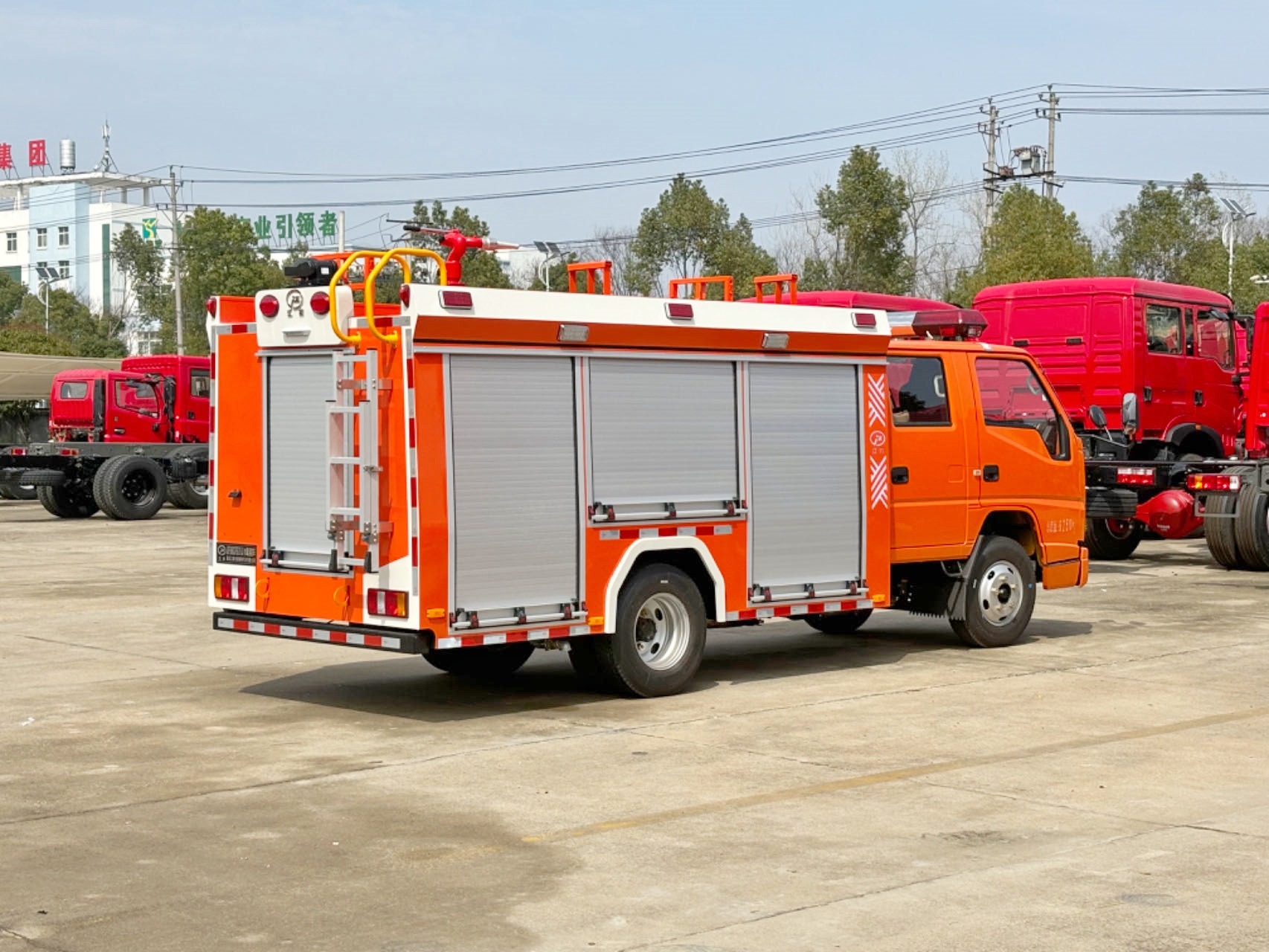 江鈴2噸遠程供排水消防車